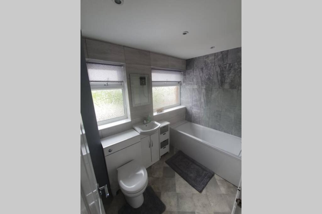 Entire House - Cheshire Oaks/Ellesmere Port Εξωτερικό φωτογραφία